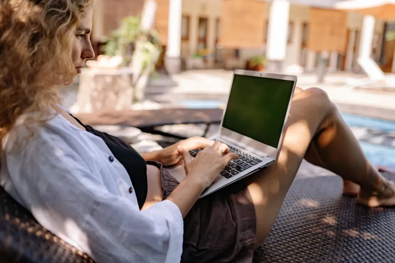 From Pergola to Power Meeting: How Forward-Thinking Leaders Are Redefining the Executive Workspace
